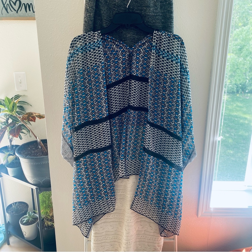 Geometric Pattern Shawl - Picture 1 of 3